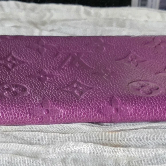 Authentic Louis Vuitton Purple Empriente Wallet with Gold Chain - Picture 7 of 16